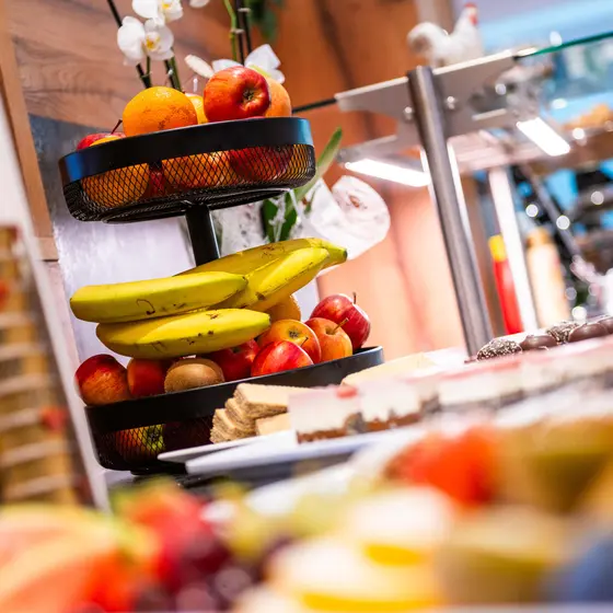 Frisches Obst am Frühstücksbuffet im Restaurant Vista.