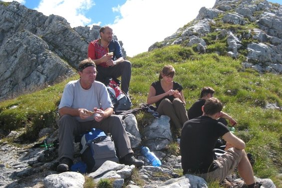 Pause bei einer Wanderung am Nassfeld in Kärnten