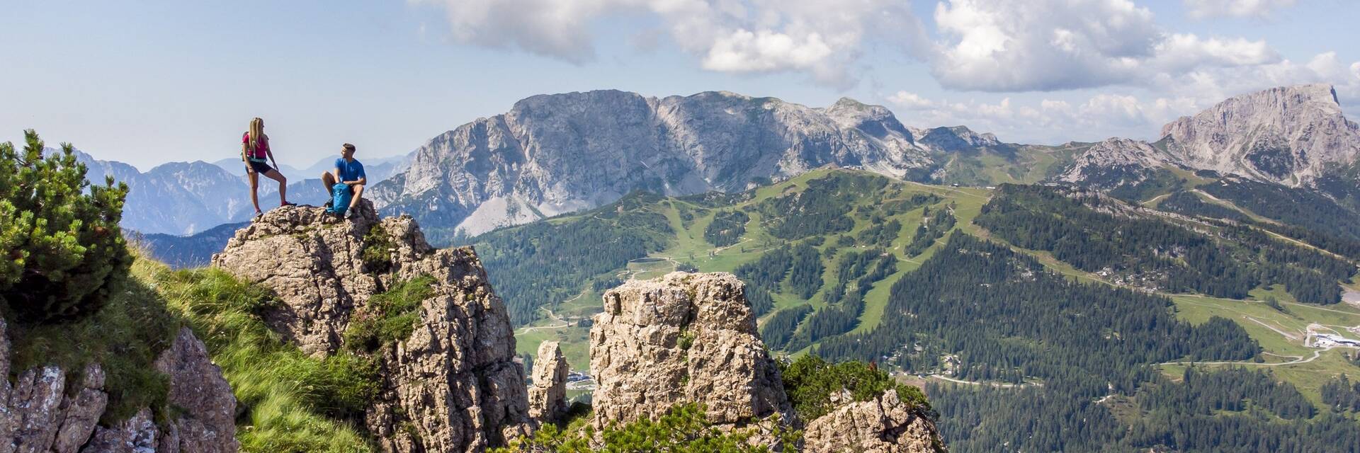 Wanderer am Berg (c) Martin Luegger.