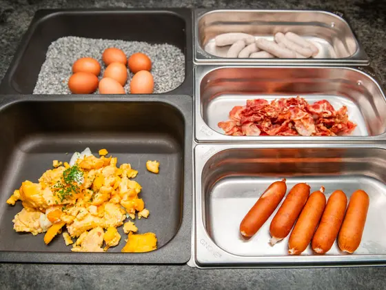 Deftiges am Frühstücksbuffet im Restaurant Vista.