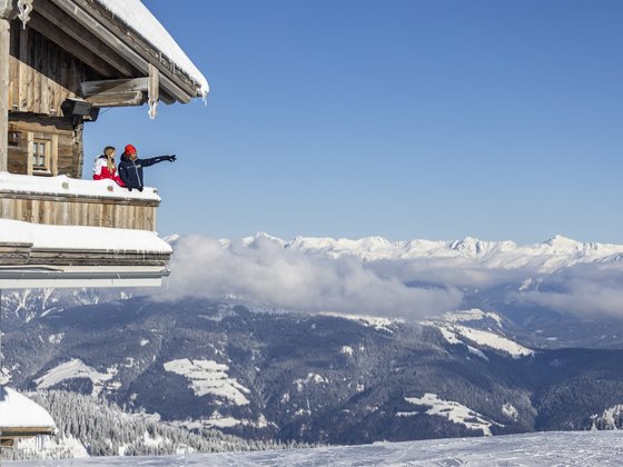 Ausblick von einer Almnhütte im Winter (c) Martin Luegger.
