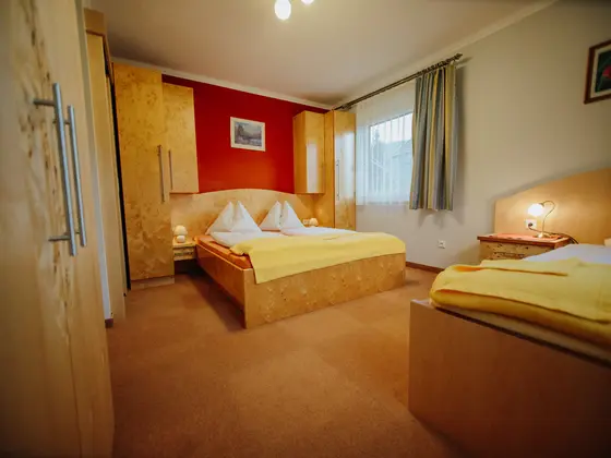Doppelzimmer im Hotel Garni Zerza am Nassfeld Doppelzimmer im Hotel Garni Zerza am Nassfeld