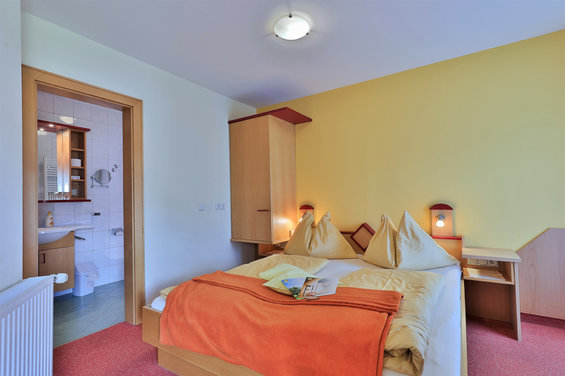 Zimmer für Ihren Motorradurlaub im Hotel Garni Zerza