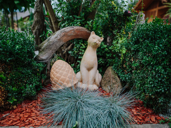 Dekoration im Garten im Hotel Garni Zerza