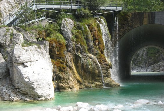 Wandern zu den Verlassenen Dörfern in Italien