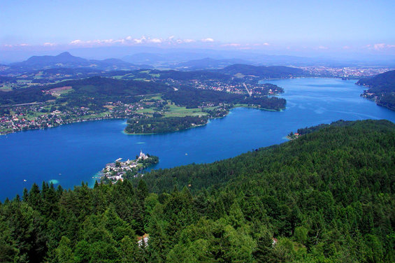 View of the Wörthersee am Nassfeld from the Pyramidenkogel