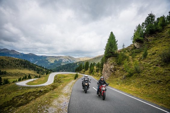 Nockalmstraße mit dem Motorrad am Nassfeld