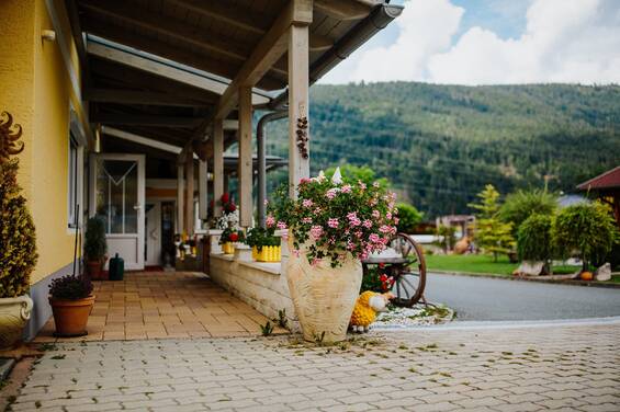 Eingangsbereich im Hotel Garni Zerza am Nassfeld