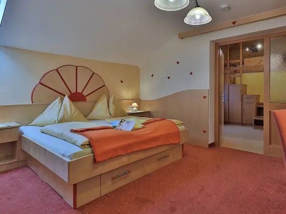 Familienzimmer im Hotel Garni Zerza. Familienzimmer im Hotel Garni Zerza.