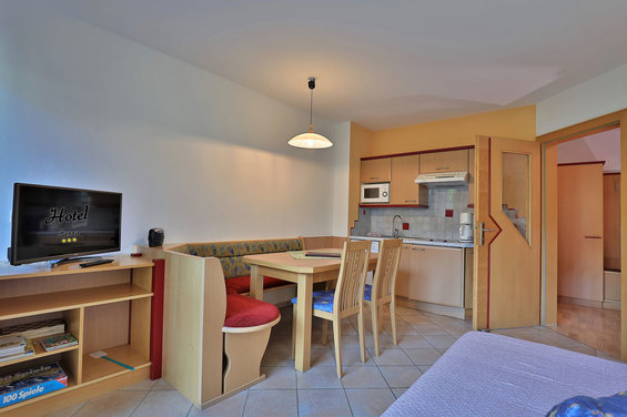 Living area in the apartements Hänsel & Gretel 1 at hotel Garni Zerza