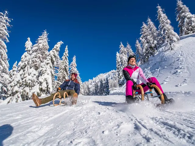 Rodeln auf der Piste in Kärnten (c) Peter Maier - nassfeld.at.