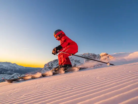Skifahrer im Sonnenuntergang (c) Peter Maier.