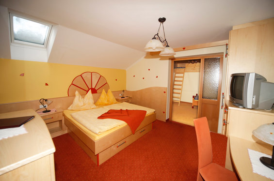 Gemütliches Doppelzimmer im Hotel Garni Zerza
