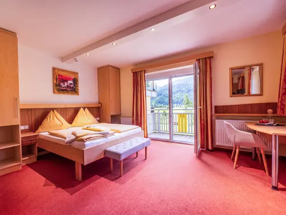 Doppelzimmer Classic im Hotel Garni Zerza. Doppelzimmer Classic im Hotel Garni Zerza.