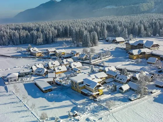 Hotel Garni Zerza in Nassfeld von oben.