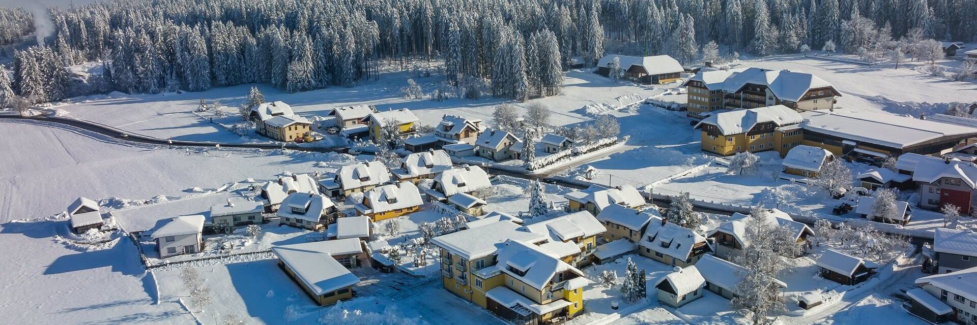 Hotel Garni Zerza von oben in Nassfeld.
