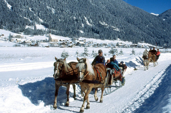 Pferdeschlittenfahrt rund um das Hotel Garni Zerza