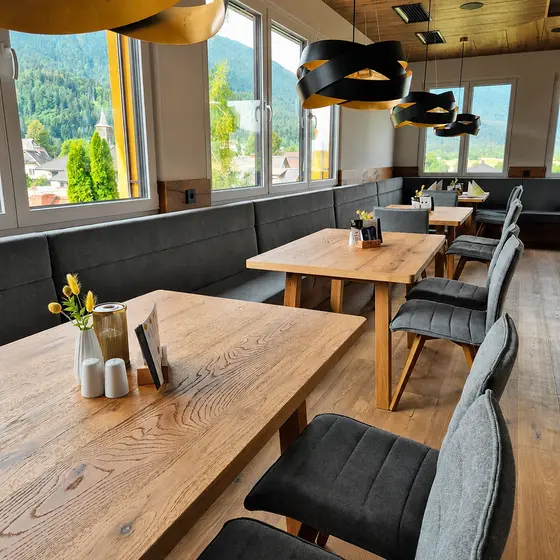 Tische im Restaurant Vista. Tische im Restaurant Vista.
