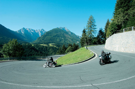 Motorrad fahren in der Umgebung 