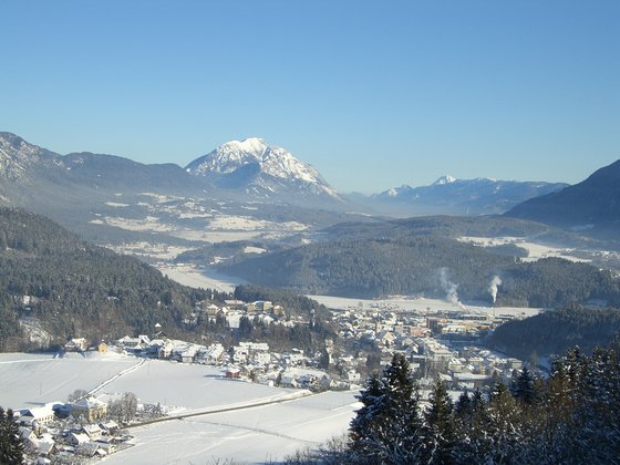 Stadt Hermagor mit Schnee bedeckt (c) hermagor.at