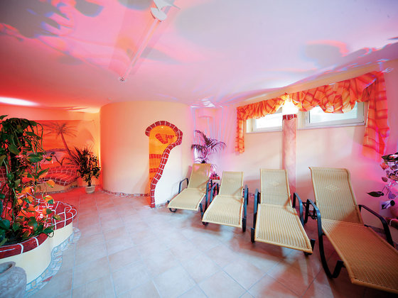 Liegen im Wellnessbereich im Hotel Garni Zerza