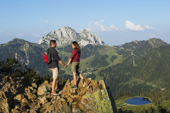 Couple at the summit of Nassfeld in Carinthia