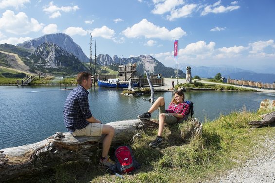 Hiking break at the Pressegger See (c) Daniel Zupanc