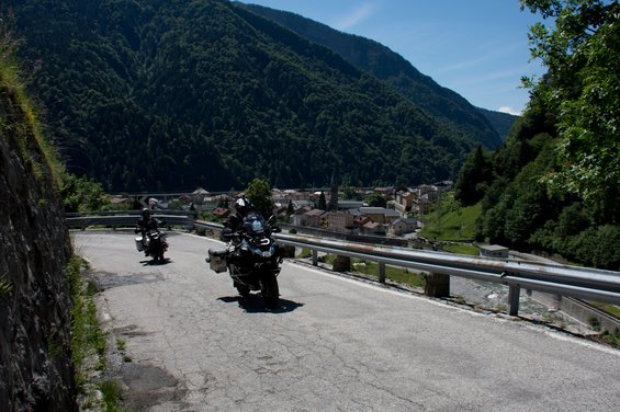 Motorrad im Hotel Garni Zerza